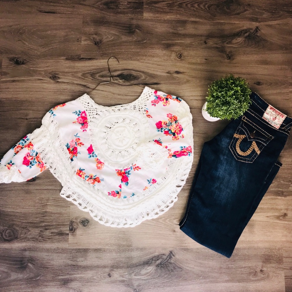 White flower bohemian short sleeve blouse 3 for 30